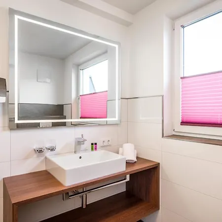 Apartman S *
